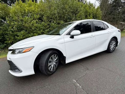 Used 2023 Toyota Camry LE FWD image 4