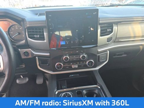 Used 2024 Ford Expedition XLT AWD/4WD image 9