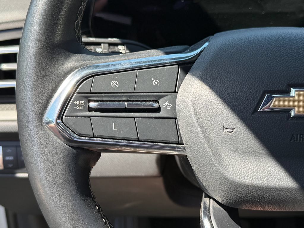 Used 2024 Chevrolet Traverse LT FWD image 18
