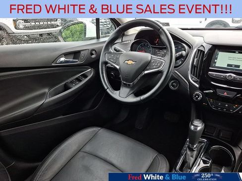 Used 2018 Chevrolet Cruze Premier FWD image 14