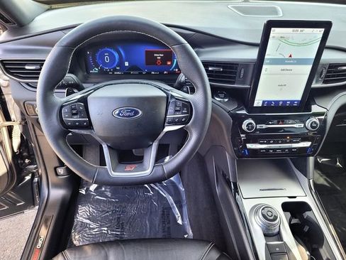 Used 2023 Ford Explorer ST w/ Equipment Group 401A image 9