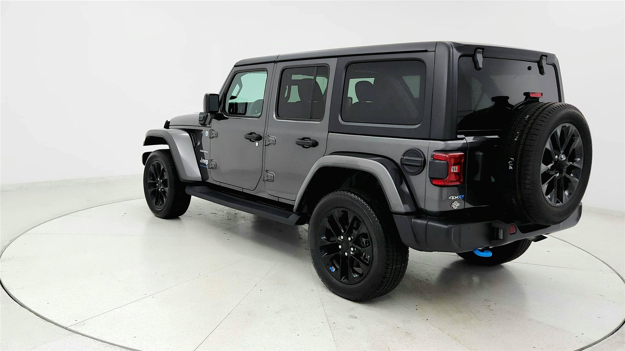 Used 2023 Jeep Wrangler Unlimited Sahara AWD/4WD image 3