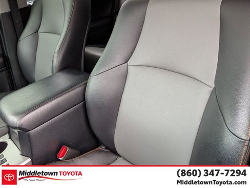 Used 2017 Toyota 4Runner SR5 Premium image 14