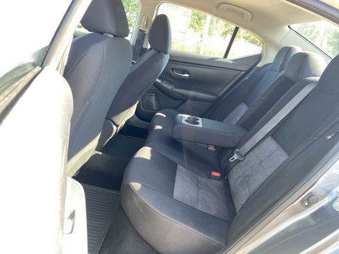 Used 2023 Nissan Sentra SR w/ Electronics Package FWD image 16