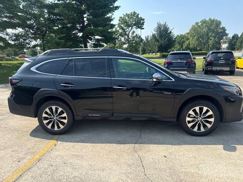 Used 2024 Subaru Outback Touring AWD/4WD image 3