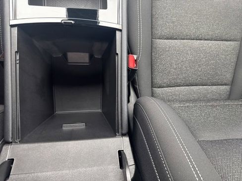 Used 2025 Chevrolet Traverse LT image 42