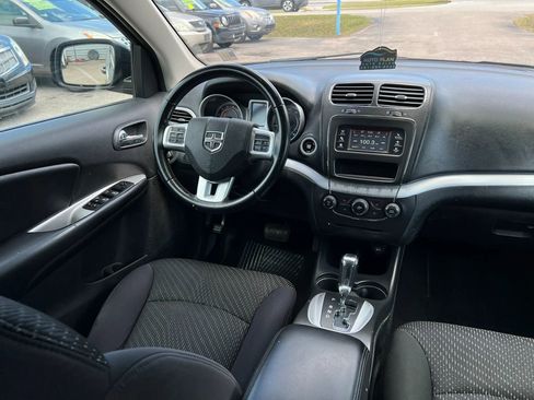 Used 2020 Dodge Journey SE w/ SE Popular Equipment Group image 16