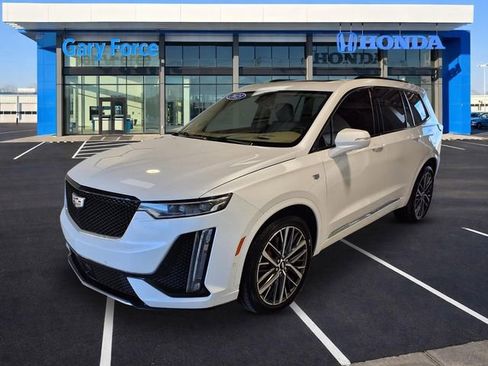 Used 2023 Cadillac XT6 Sport w/ Platinum Package AWD/4WD image 4