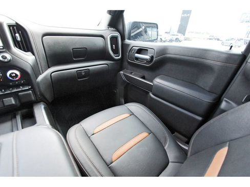 Used 2021 GMC Sierra 1500 AT4 w/ AT4 Premium Package AWD/4WD image 11