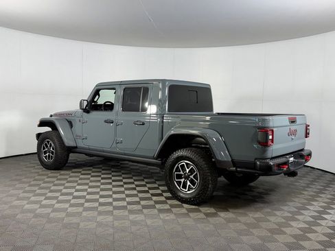 Used 2025 Jeep Gladiator Rubicon AWD/4WD image 10