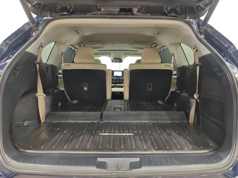 Used 2023 Toyota Highlander XLE AWD/4WD image 33