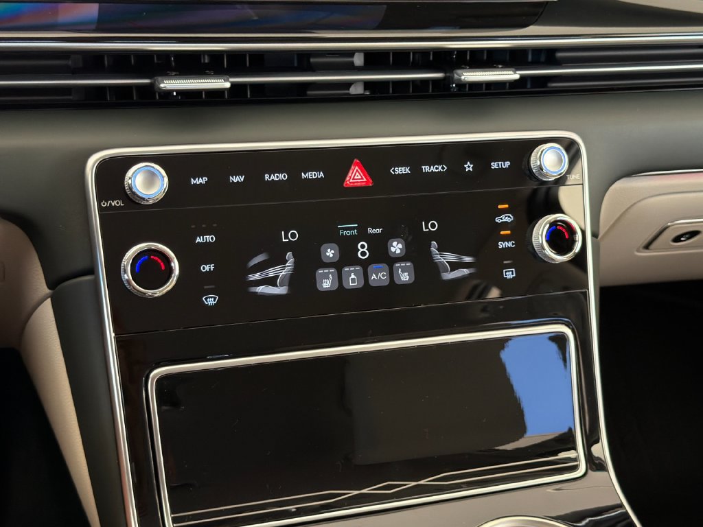 New 2026 Genesis GV80 2.5T RWD image 21