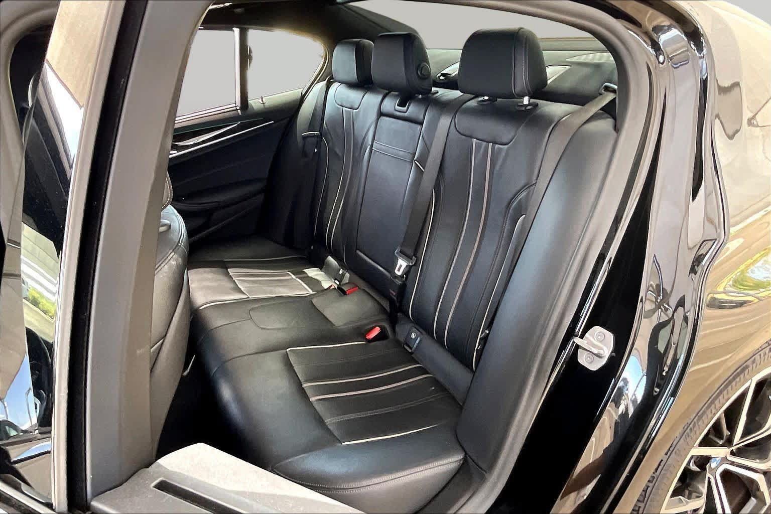 Used 2021 BMW 530i w/ M Sport Package RWD image 21