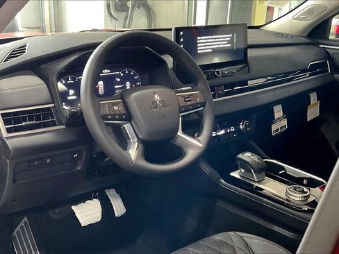 New 2026 Mitsubishi Outlander SEL image 6