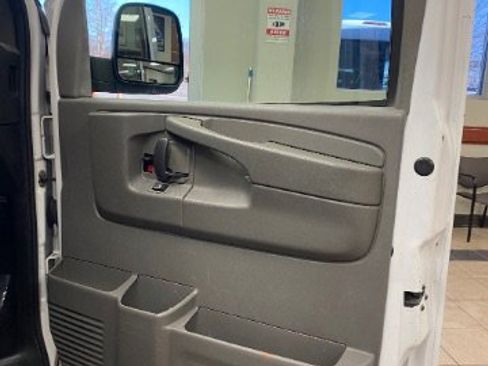 Used 2014 Chevrolet Express 3500 LT w/ LT Preferred Equipment Group image 10