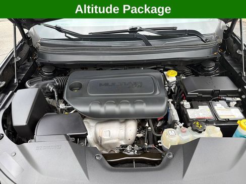 Used 2020 Jeep Cherokee Latitude Plus AWD/4WD image 17