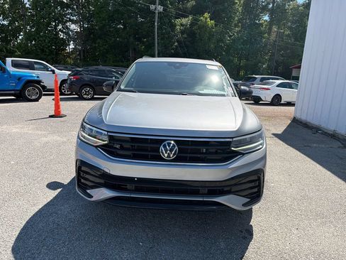 Used 2023 Volkswagen Tiguan SE R-Line FWD image 3