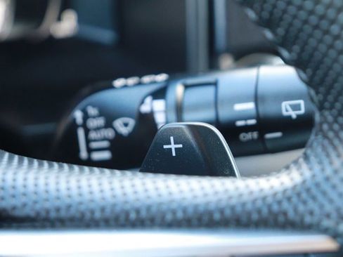 Used 2024 Mitsubishi Outlander 4WD Plug-In Hybrid image 26