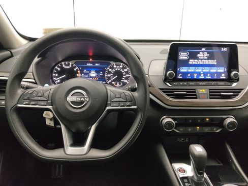 Used 2024 Nissan Altima 2.5 SV image 22