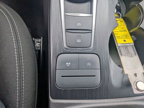 Used 2025 Ford Escape Active image 17