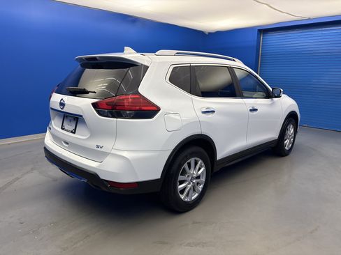 Used 2017 Nissan Rogue SV FWD image 7