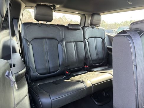 Used 2024 Jeep Wagoneer Series II w/ Flexible Seating Group image 18