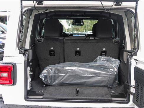 New 2026 Jeep Wrangler Unlimited Rubicon image 25