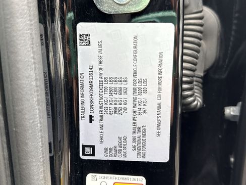 Used 2021 Chevrolet Suburban Premier w/ Premium Package image 30