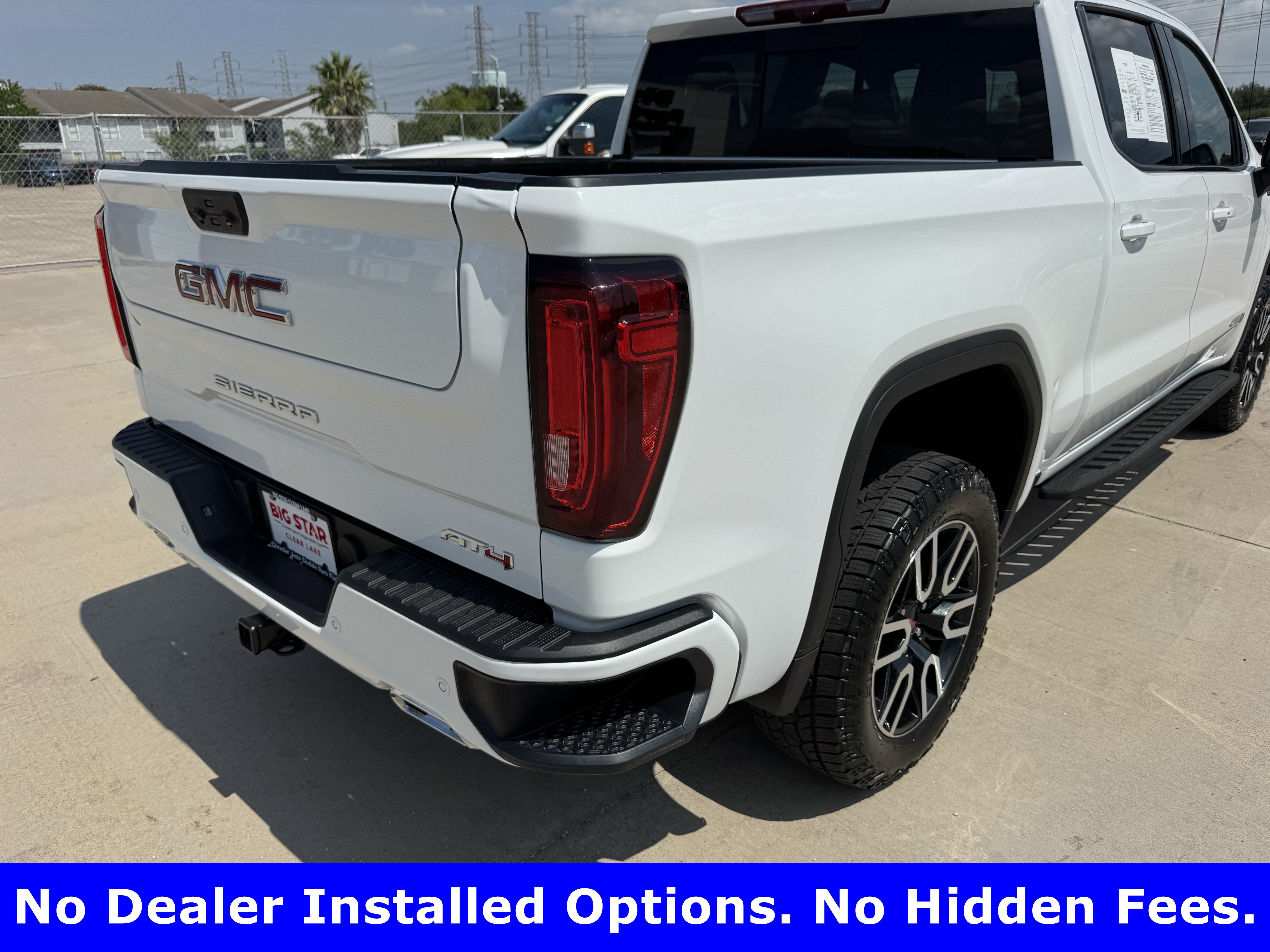 Used 2025 GMC Sierra 1500 AT4 w/ AT4 Premium Package AWD/4WD image 8