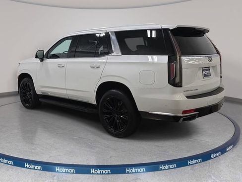 Used 2021 Cadillac Escalade Premium Luxury AWD/4WD image 7