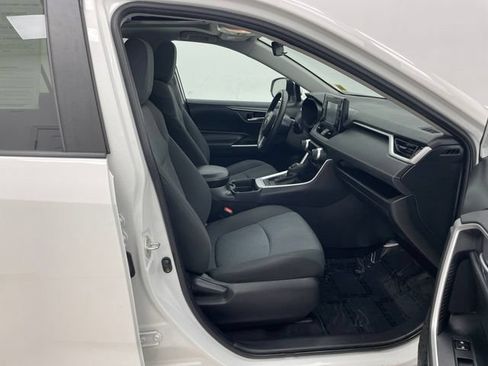 Used 2020 Toyota RAV4 XLE w/ Convenience Package AWD/4WD image 17