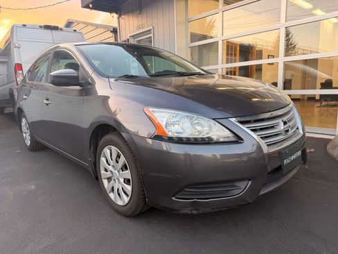 Used 2015 Nissan Sentra SV image 2