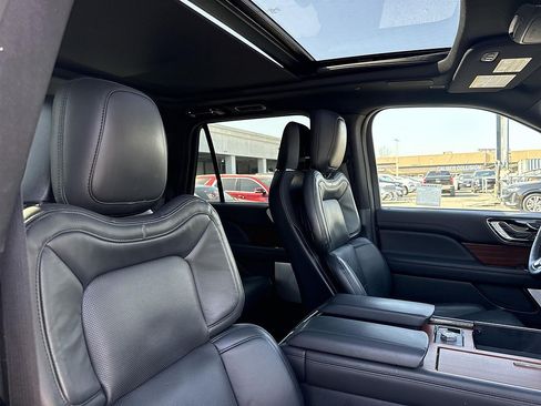 Used 2024 Lincoln Navigator Reserve AWD/4WD image 27