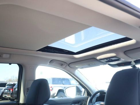 New 2026 Nissan Pathfinder Platinum image 22