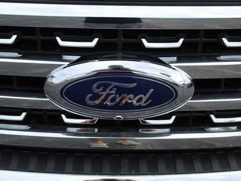 New 2026 Ford F350 Lariat w/ Lariat Premium Package AWD/4WD image 9