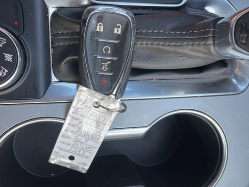 Used 2020 Chevrolet Blazer LT w/ Sound & Technology Package AWD/4WD image 18