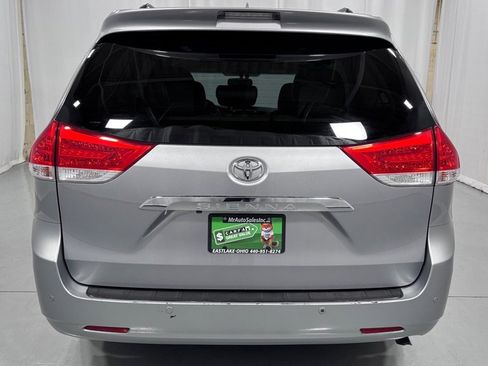 Used 2011 Toyota Sienna Limited w/ Premium Pkg image 6