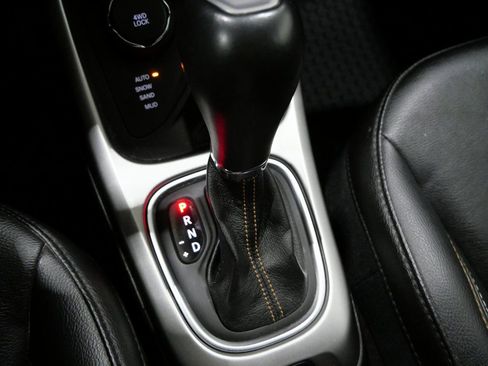 Used 2019 Jeep Compass Latitude w/ Cold Weather Group image 19