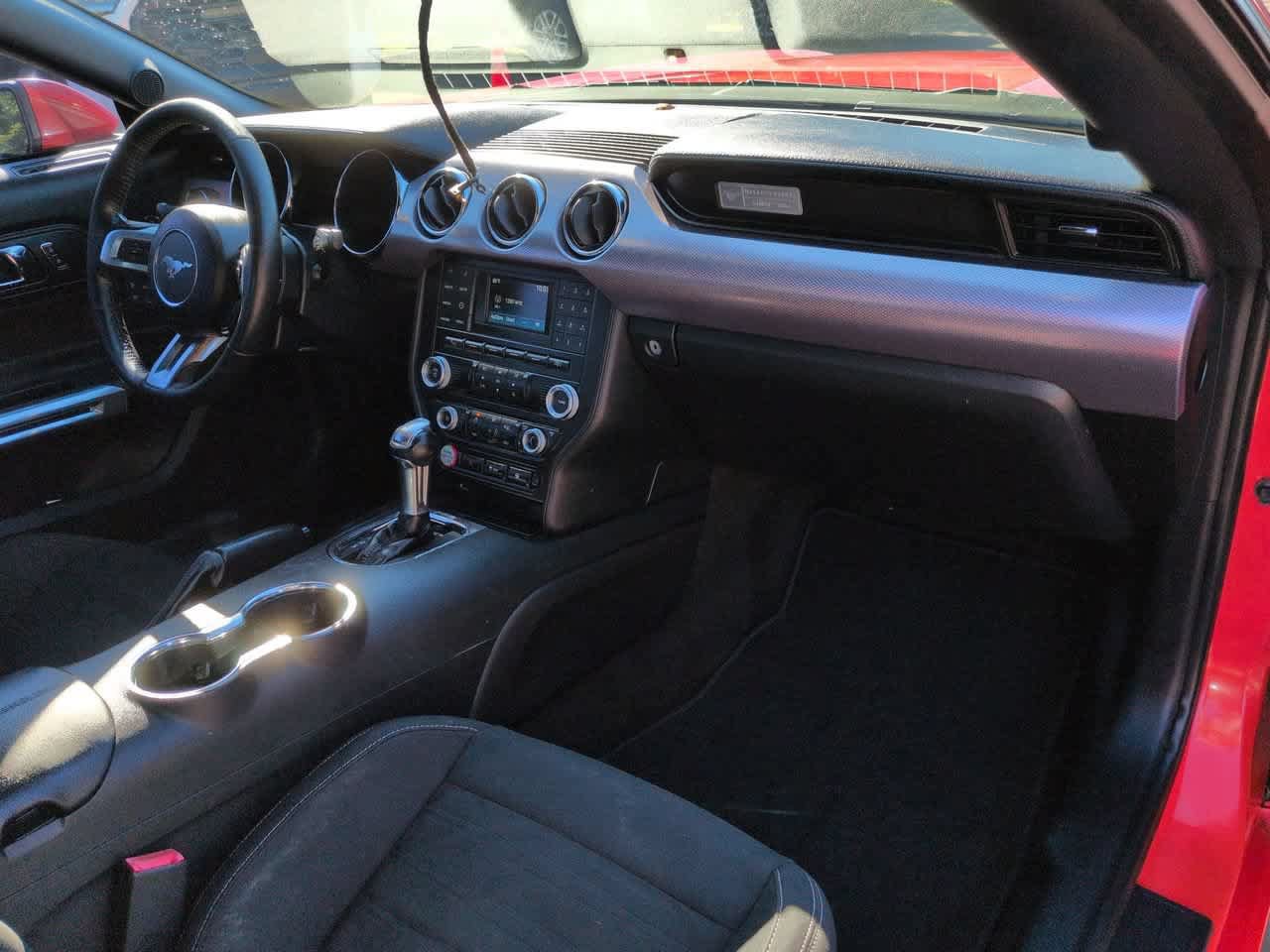Used 2016 Ford Mustang Coupe RWD image 15