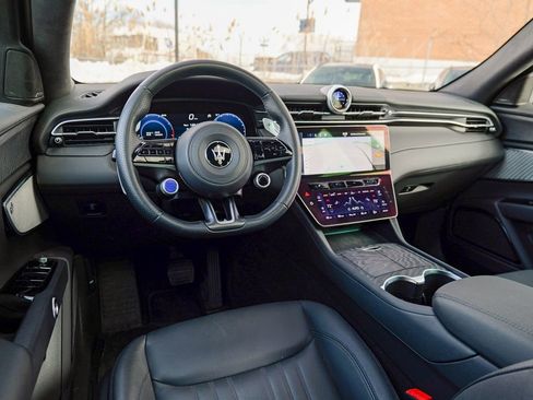 Used 2024 Maserati Grecale GT image 40