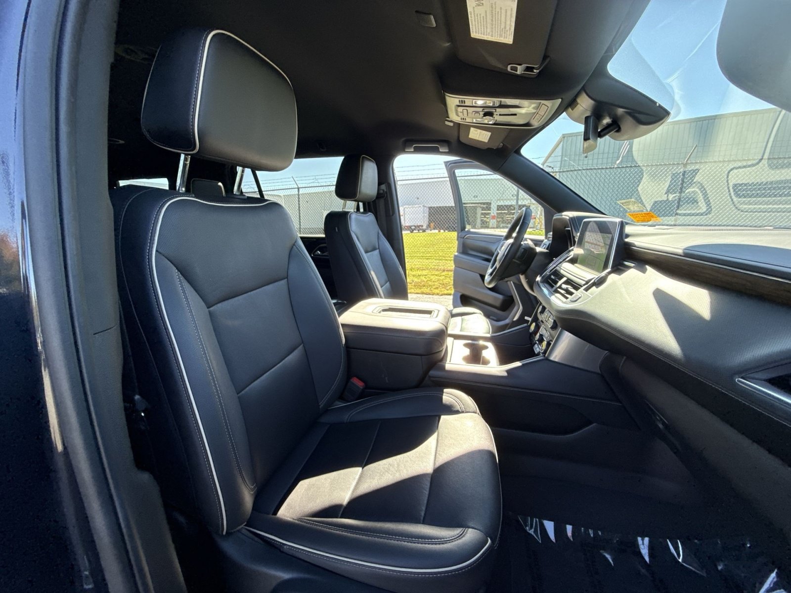 Used 2023 Chevrolet Suburban Premier AWD/4WD image 28