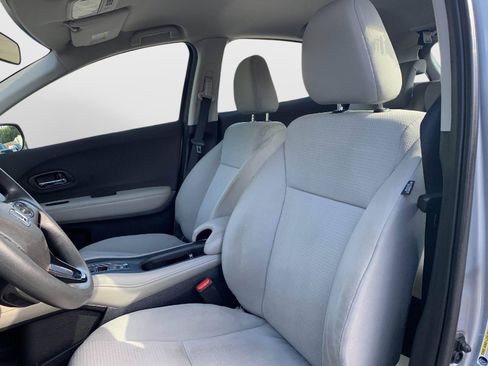 Used 2021 Honda HR-V LX image 28