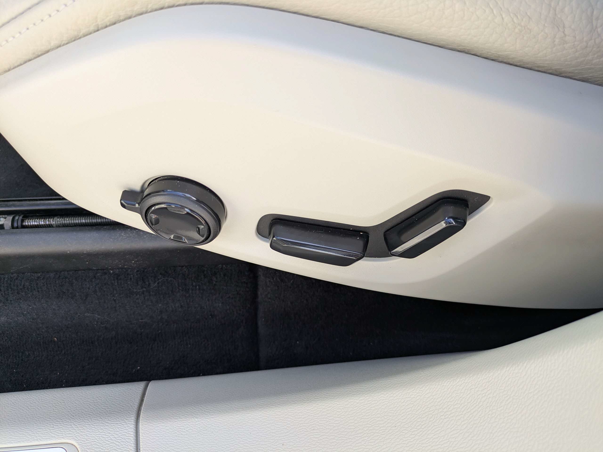 Used 2019 Volvo XC60 T5 Inscription w/ Protection Package AWD/4WD image 19