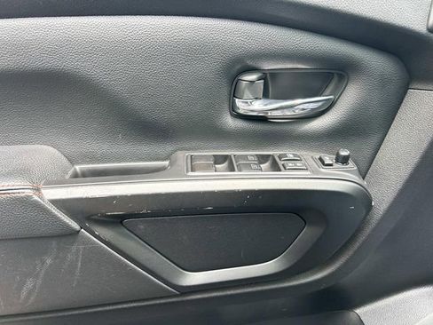 Used 2022 Nissan Titan PRO-4X w/ Pro-4x Convenience Package AWD/4WD image 25