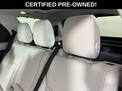 Certified 2025 Land Rover Discovery S AWD/4WD image 26