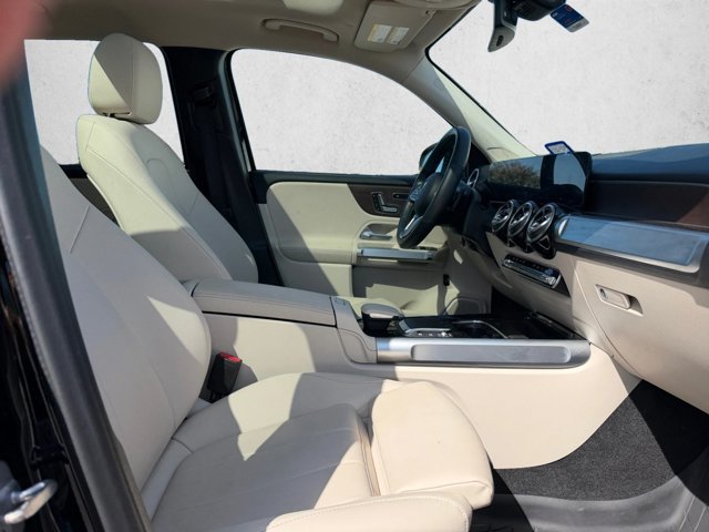 Used 2023 Mercedes-Benz GLB 250 image 24