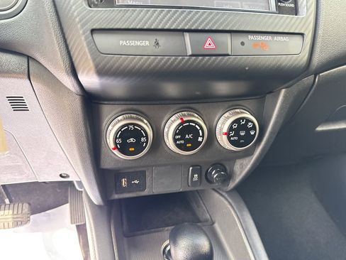 Used 2025 Mitsubishi Outlander Sport ES AWD/4WD image 17