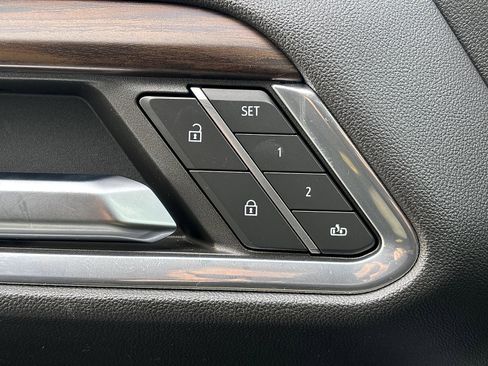 Used 2024 GMC Sierra 1500 SLT image 16