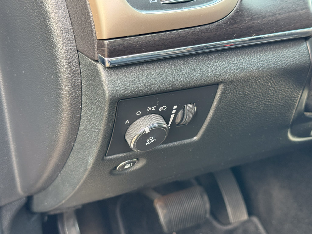 Used 2015 Jeep Grand Cherokee Limited RWD image 10