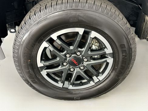 Used 2025 Toyota Tacoma TRD Sport AWD/4WD image 11